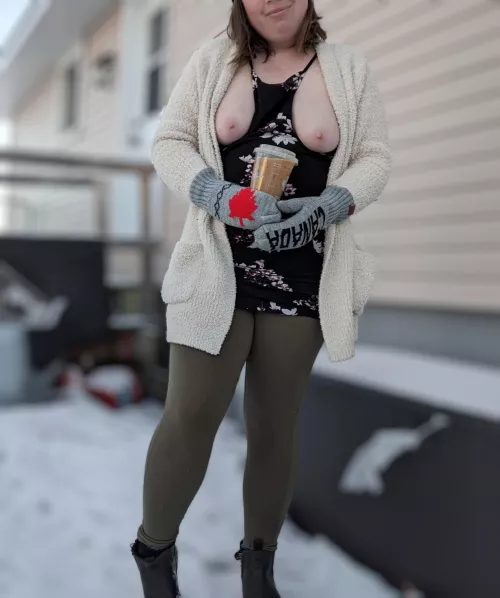 Remember your mittens. Happy Saturday 🙂🙂