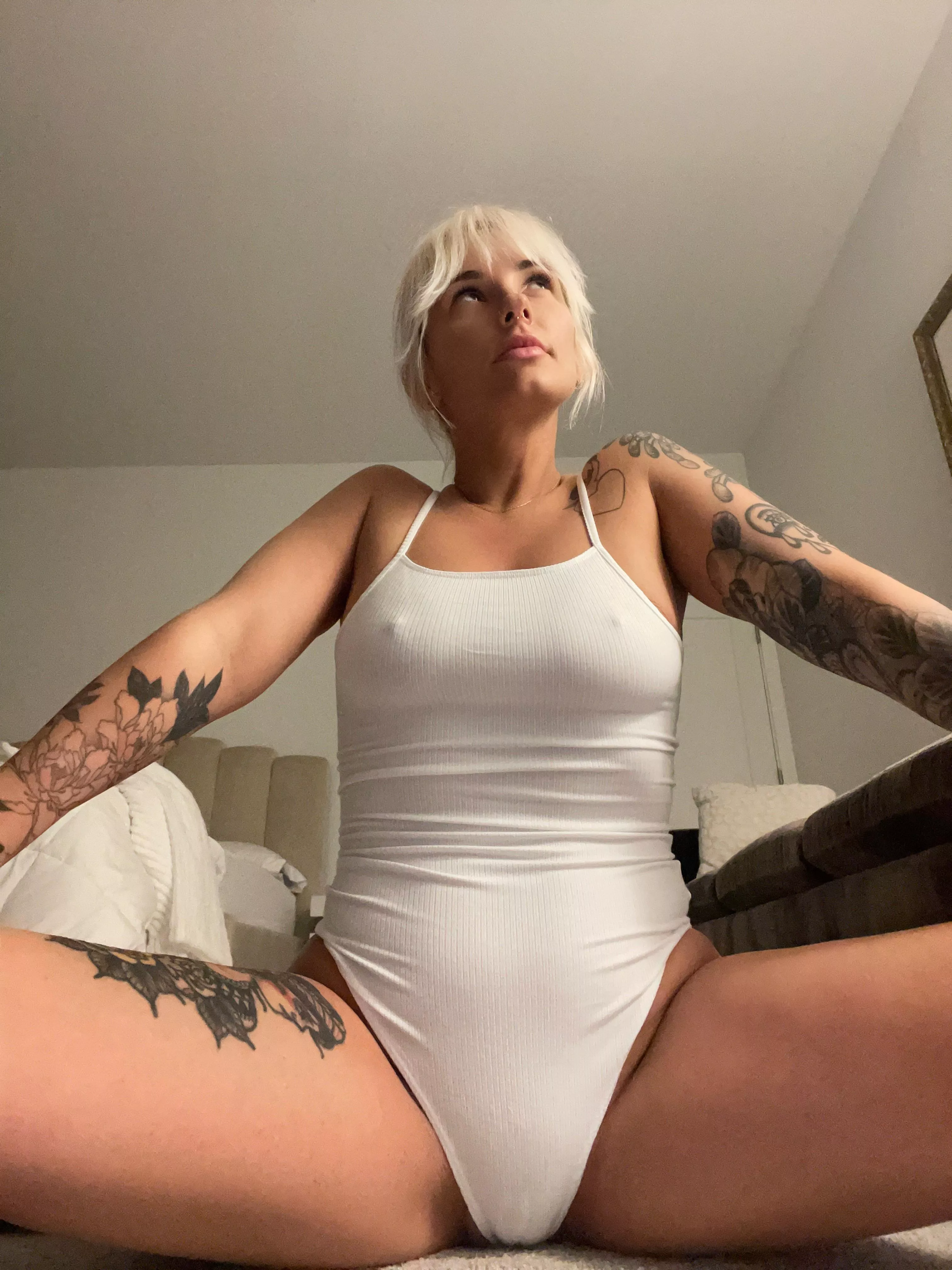 Slip it to the side, please 🤍