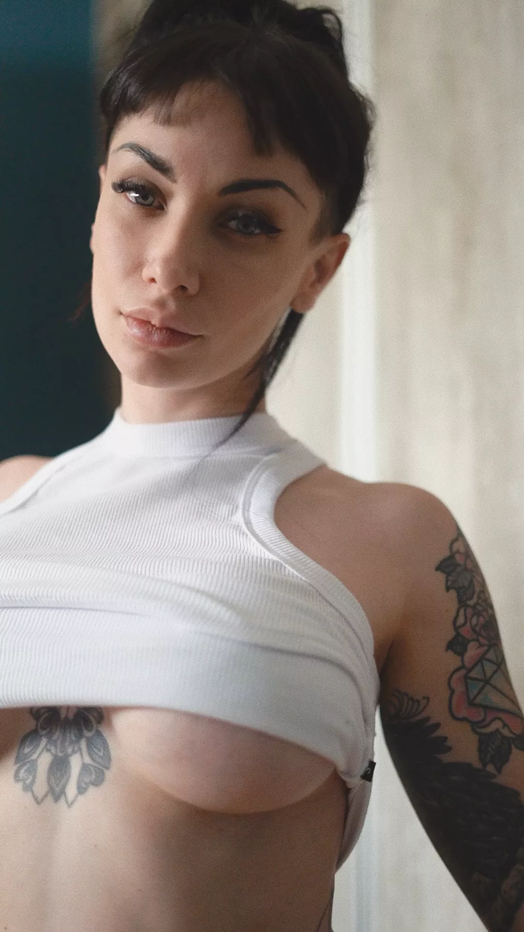 Take me off my shirt please, squeezes me