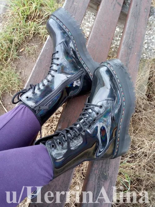 time to say hello once again