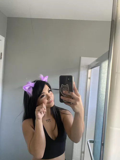 Trade: I receive pets and you get pussy