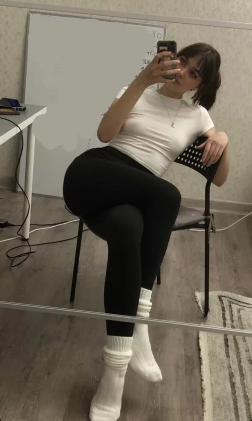 Wanna see what’s under?😳