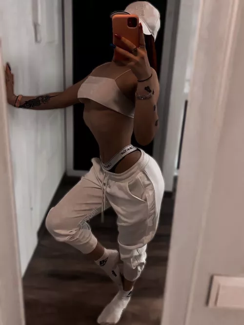 We have such amazing sexual chemistry. I can’t believe it! Sometimes just thinking about it makes my skin tingle.