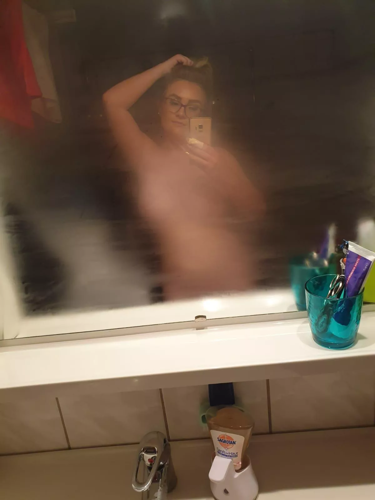 who want to help me(f26) satisfying my 30yo man? love to share him