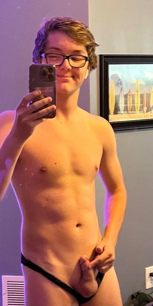 [18] submissive bottom looking for a cruel owner