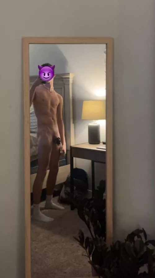 23 sub twink bottom looking for a long term dom