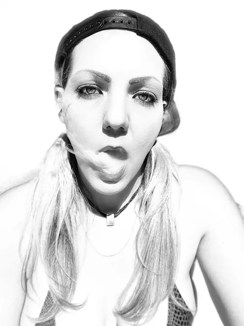 (39f) sunny smoke breaks