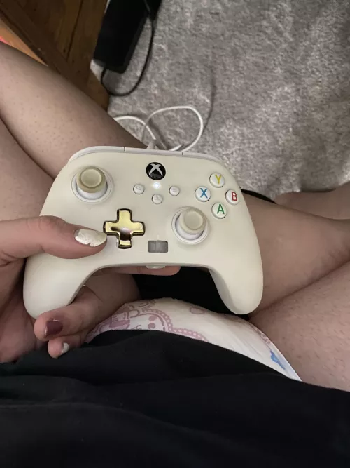 Anyone wanna be diapered and play xbox together? 🥰 F25 OC