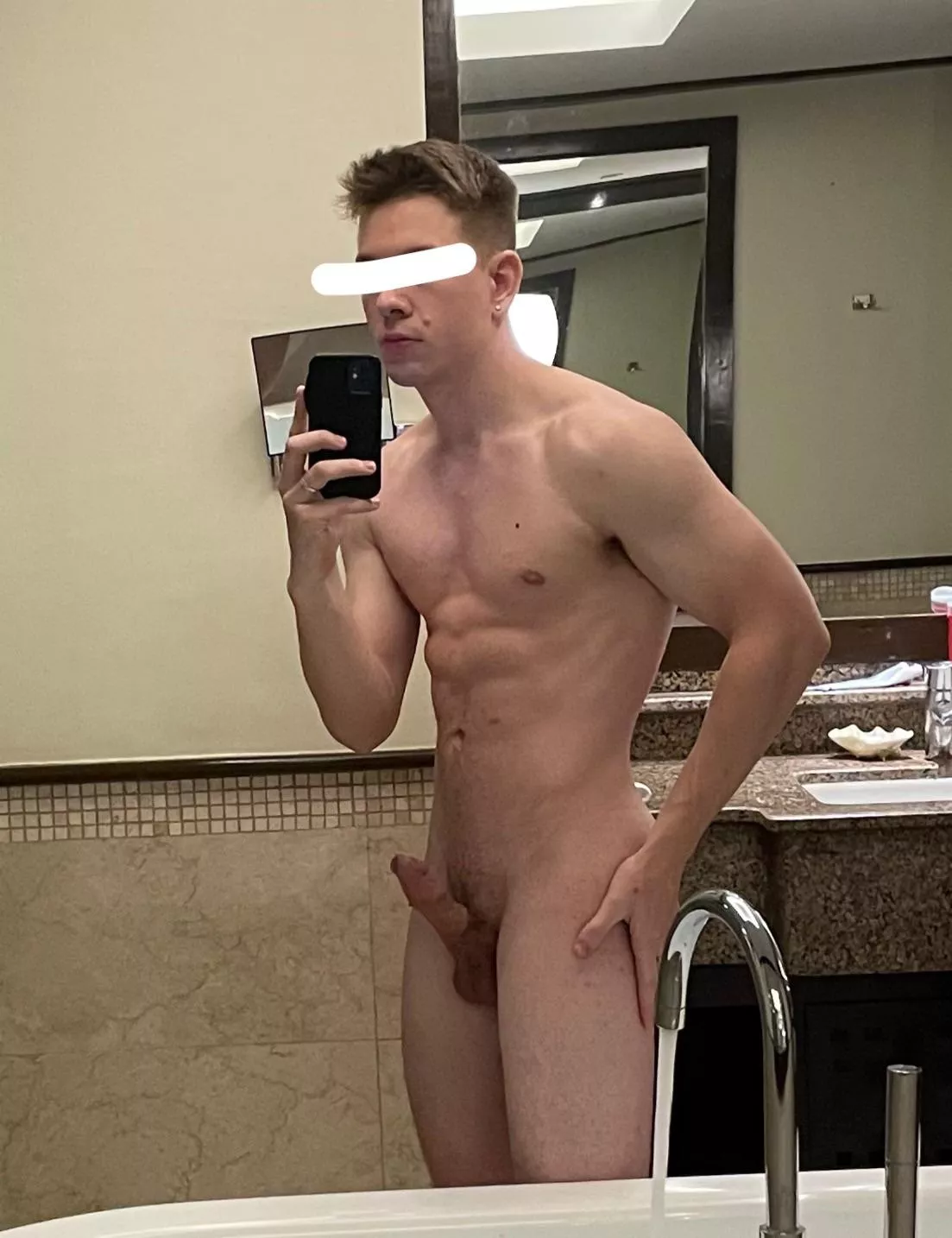 Cum get fucked in the bathroom 🛁 Cum get fucked in the bathroom 🛁