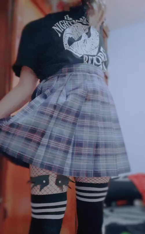 Dressing up for no one cause I got zero game this coming Valentine's