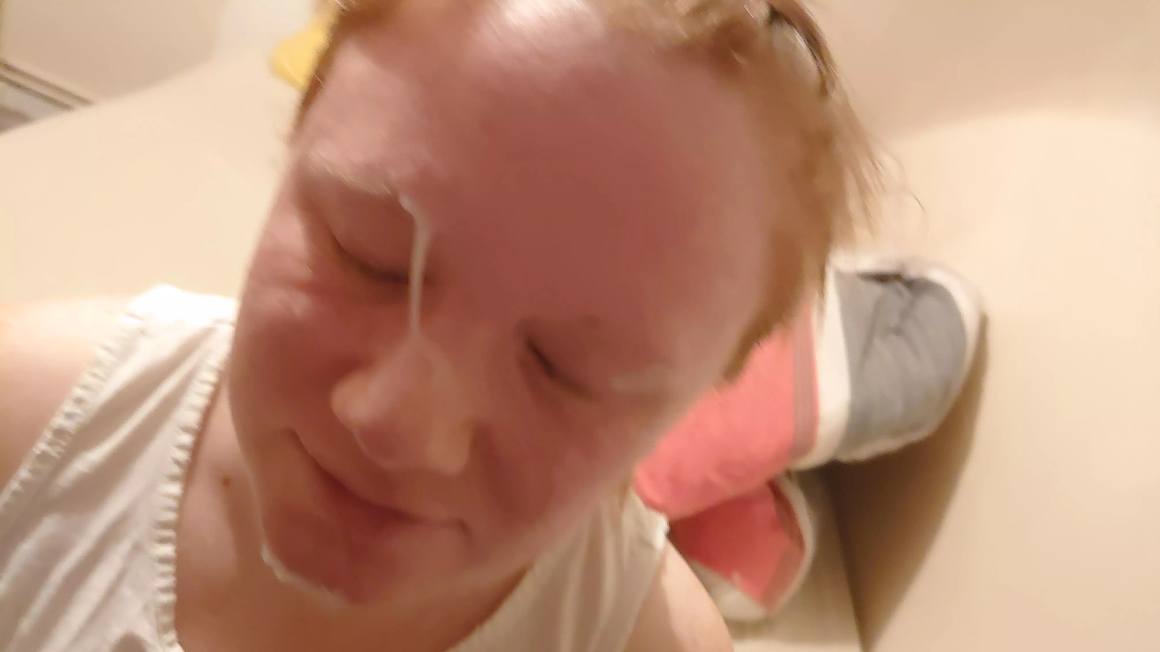 facial on redhead girlfriend