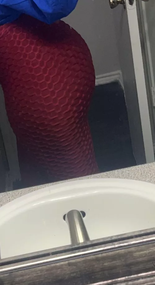 Happy Sunday! Here’s a little something to brighten up your day