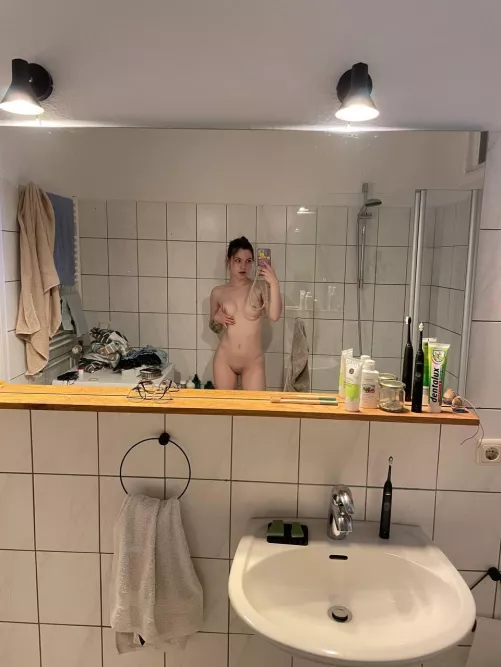 I like to start the day with naughty games under the water, it energizes me for the whole day :)