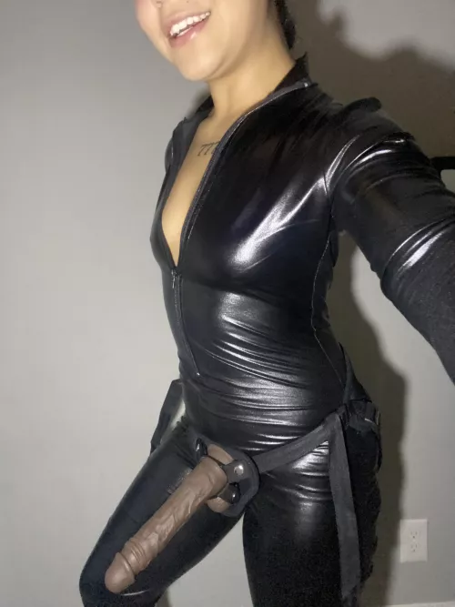 I might be small but I'll destroy your insides