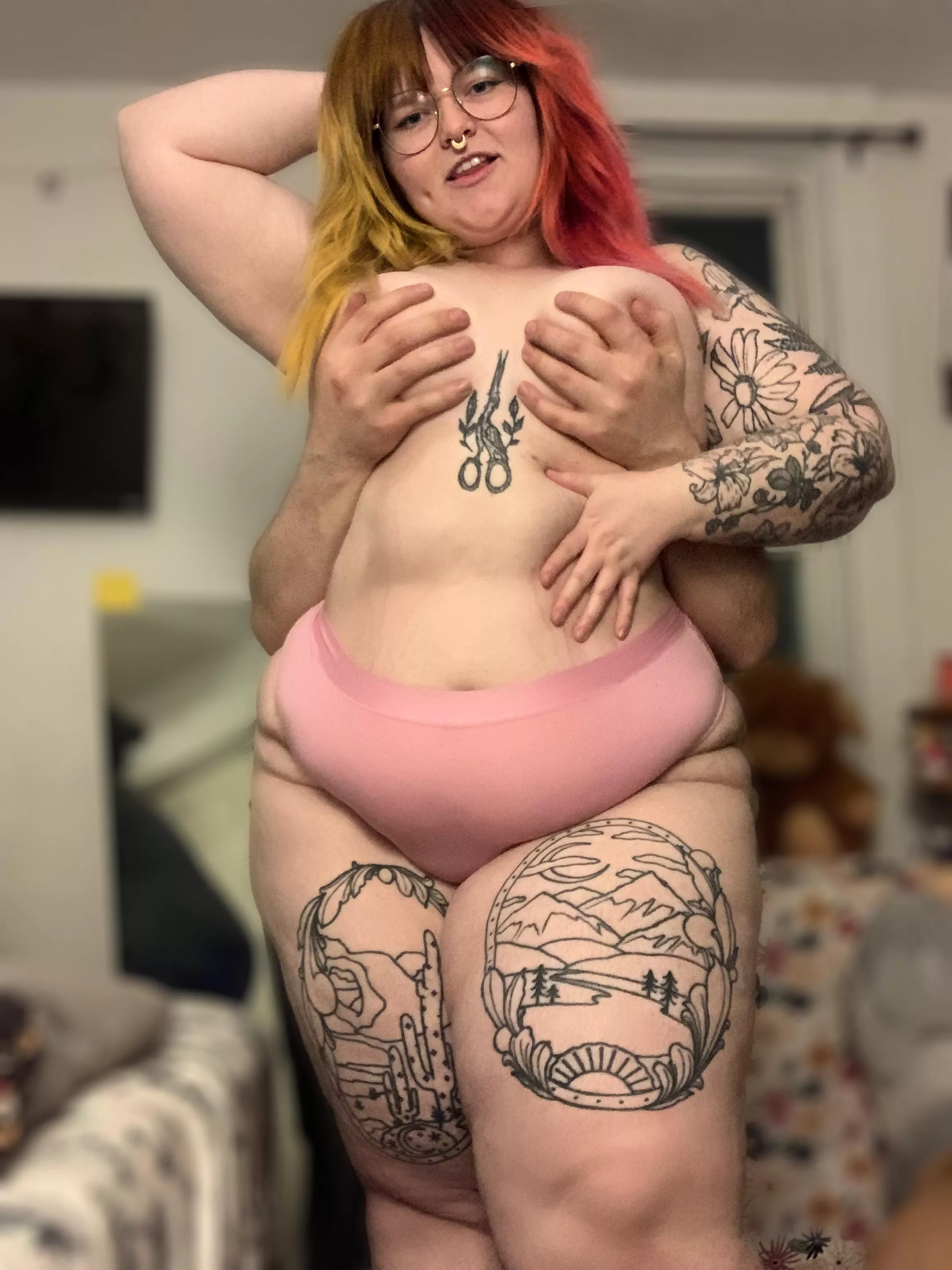 Just a *little* more than a handful 🤭😋