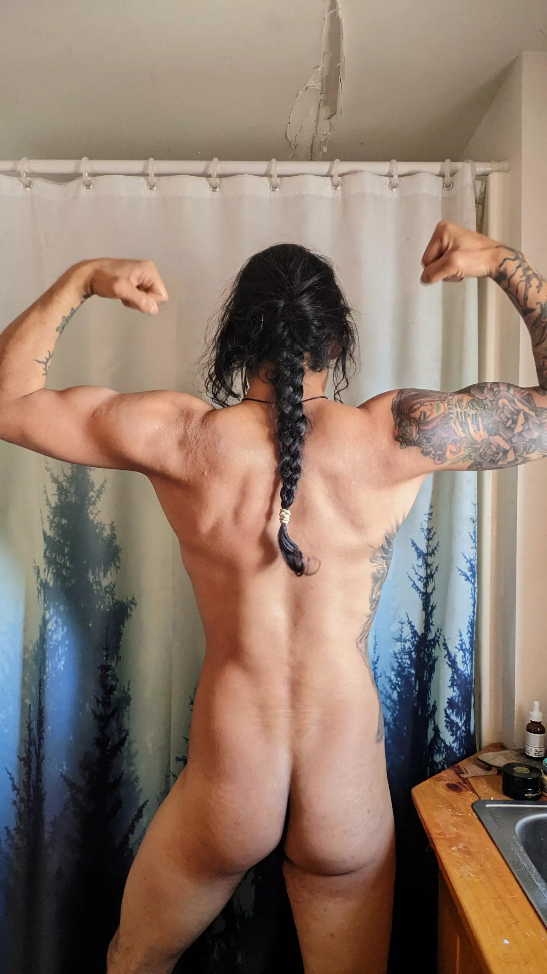 m/33 6ft 165 lbs. been working out and feeling good lately. wanted to share.