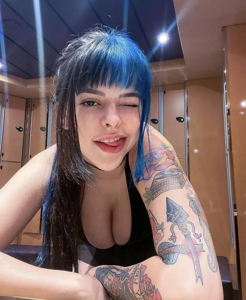 make thumbs and say hi if you want me to peg you until I destroy your boy pussy🥵🍆👿