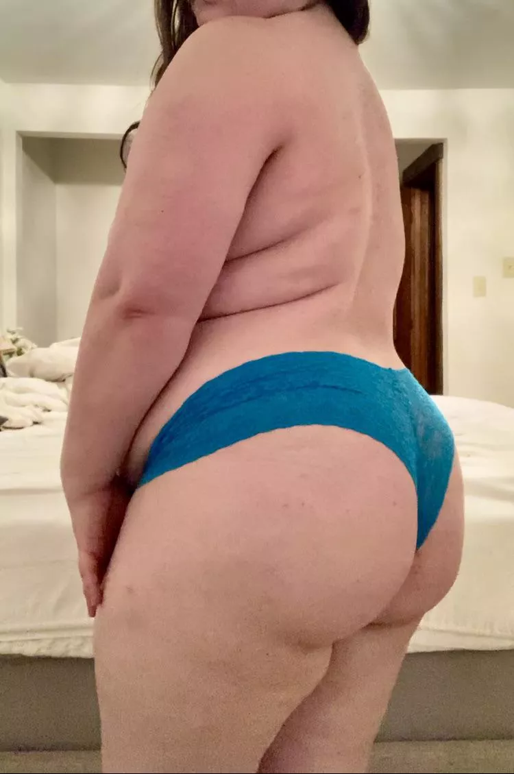 No OF. Just a real woman that wants to be slutty for YOU. 😛 tell me your kinks! 😉 (29)