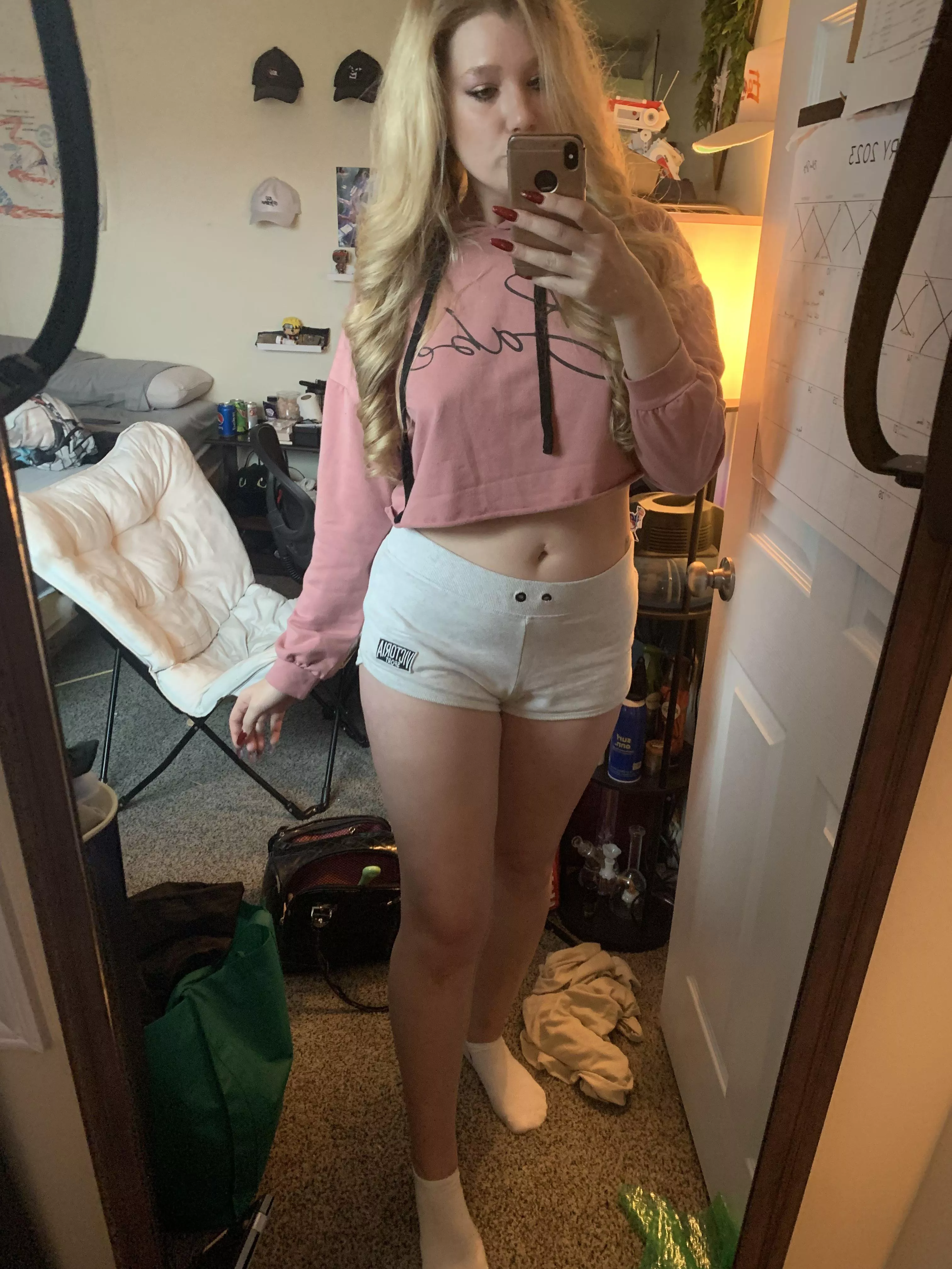 Now live on Twitch with some Hogwarts Legacy. Come hang out Daddy www.twitch.tv/AStratt3