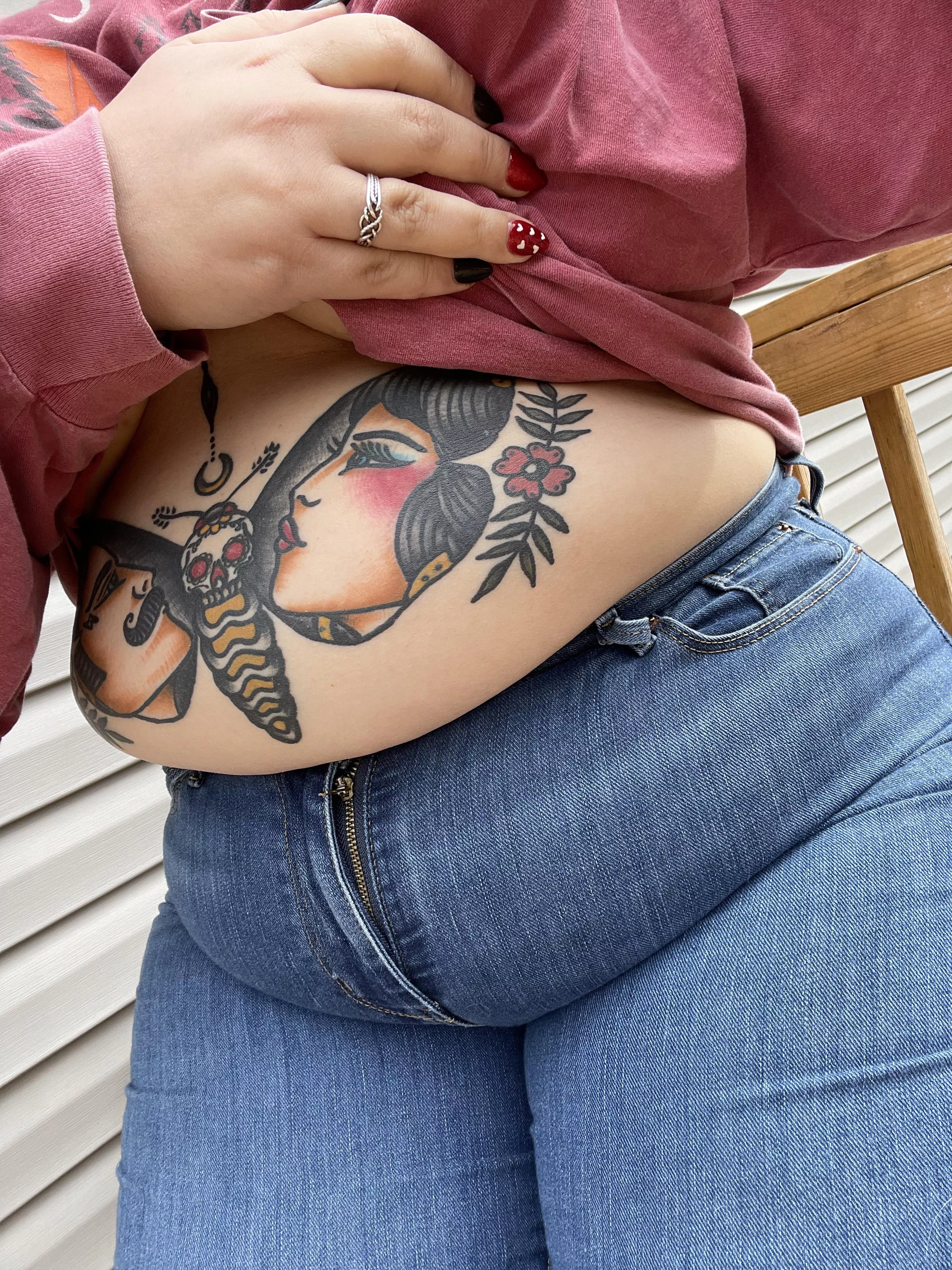 Oof. Brunch has me ready to burst out of these tight jeans