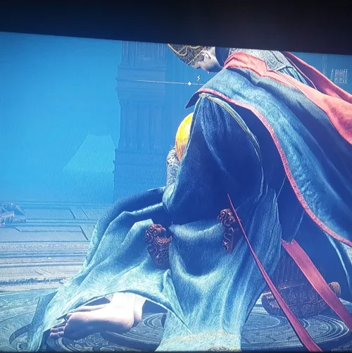 Rennala big feet [Elden ring]