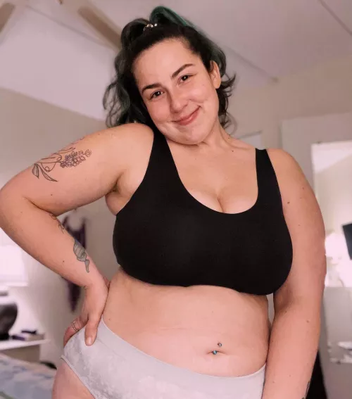 This little piggy would like to be full of junks 😊🍕🍔