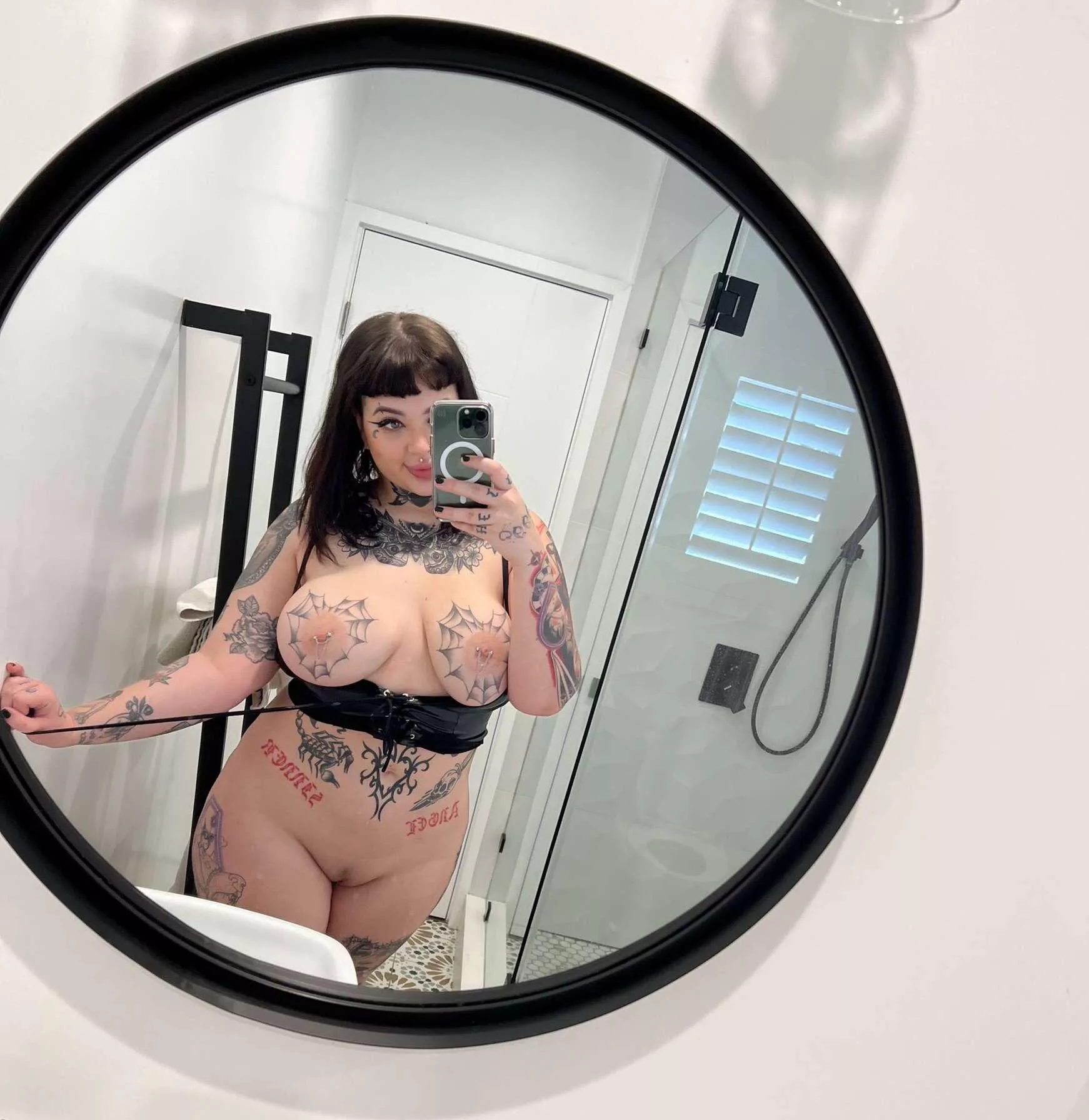 Upv if you want me to rate your little dick 🍆🥵