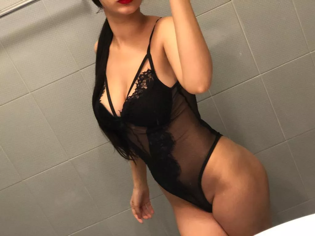 Wanna see what’s under my lingerie?