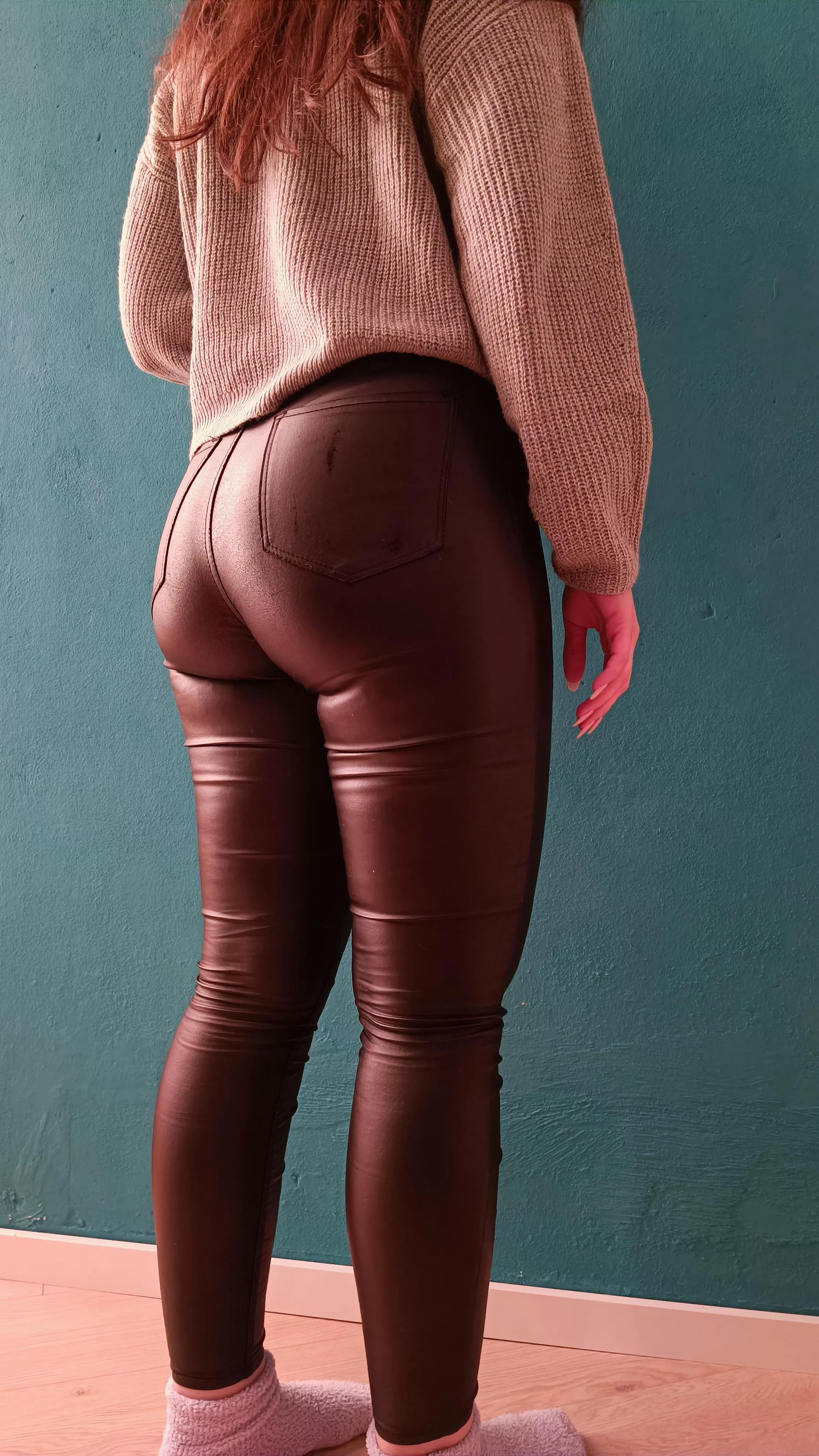 want me to grind on you like that? 😈🍑