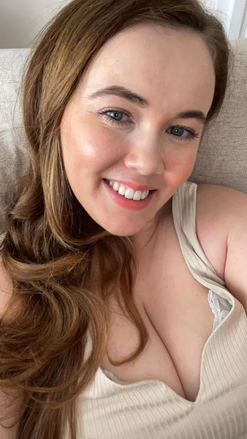 Wifey can’t keep them away!