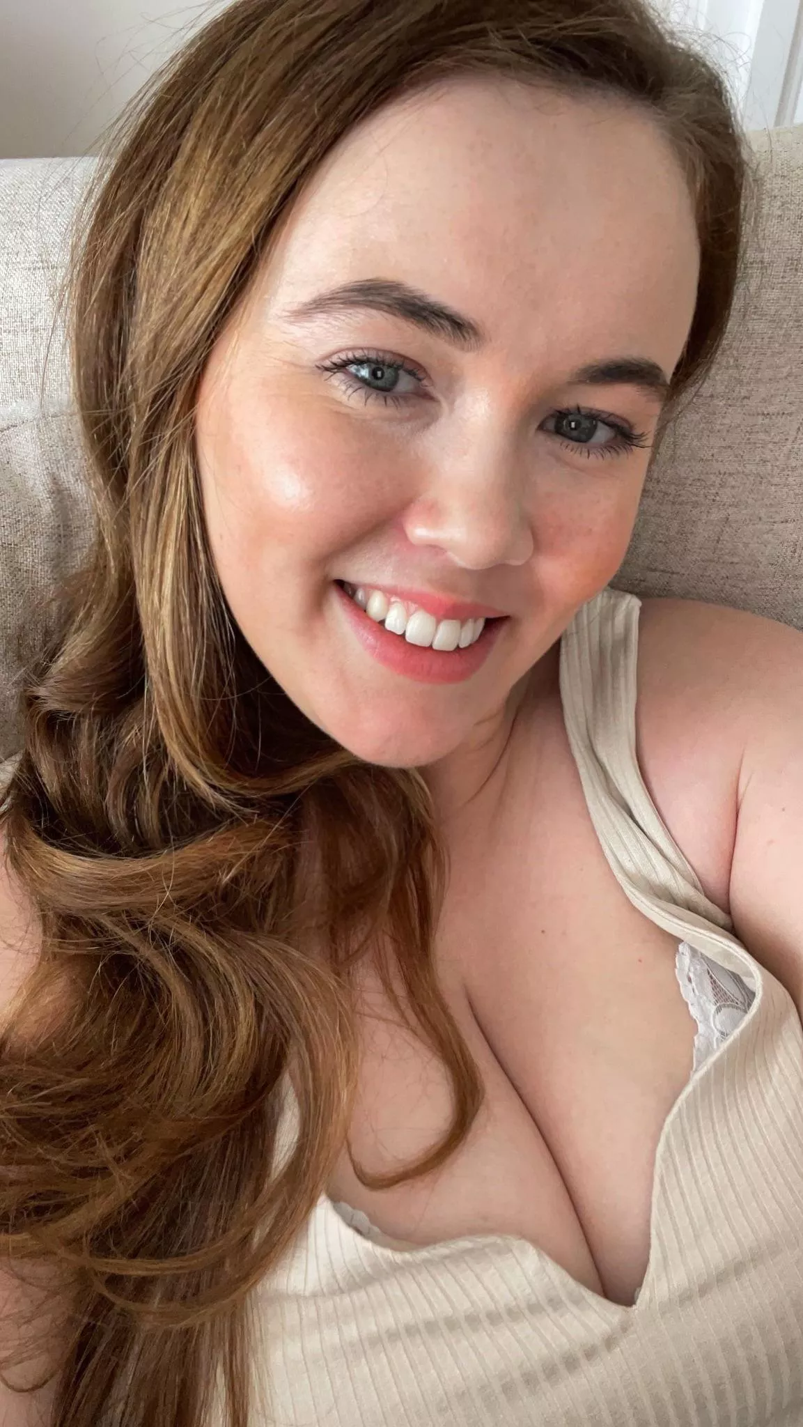 Wifey can’t keep them away!