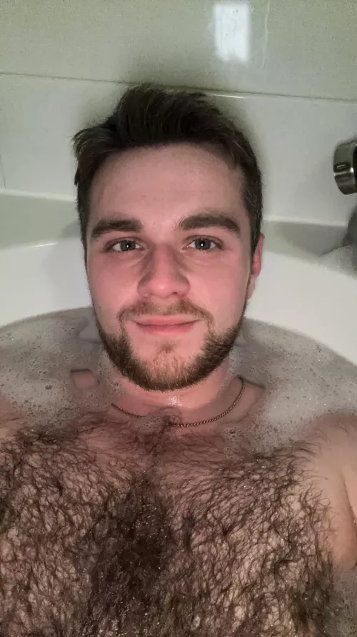 Worked 12 hour shifts all week (3 days 2nights) and now made it to a little 5 day break from work. Fallen perfectly in time for my birthday tomorrow. Kicking off then break with a nice long soak to relax βΊοΈ