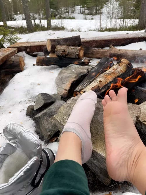 Wouldn't it be heaven to have my sweaty sole against your face and my sweaty toes in your mouth?