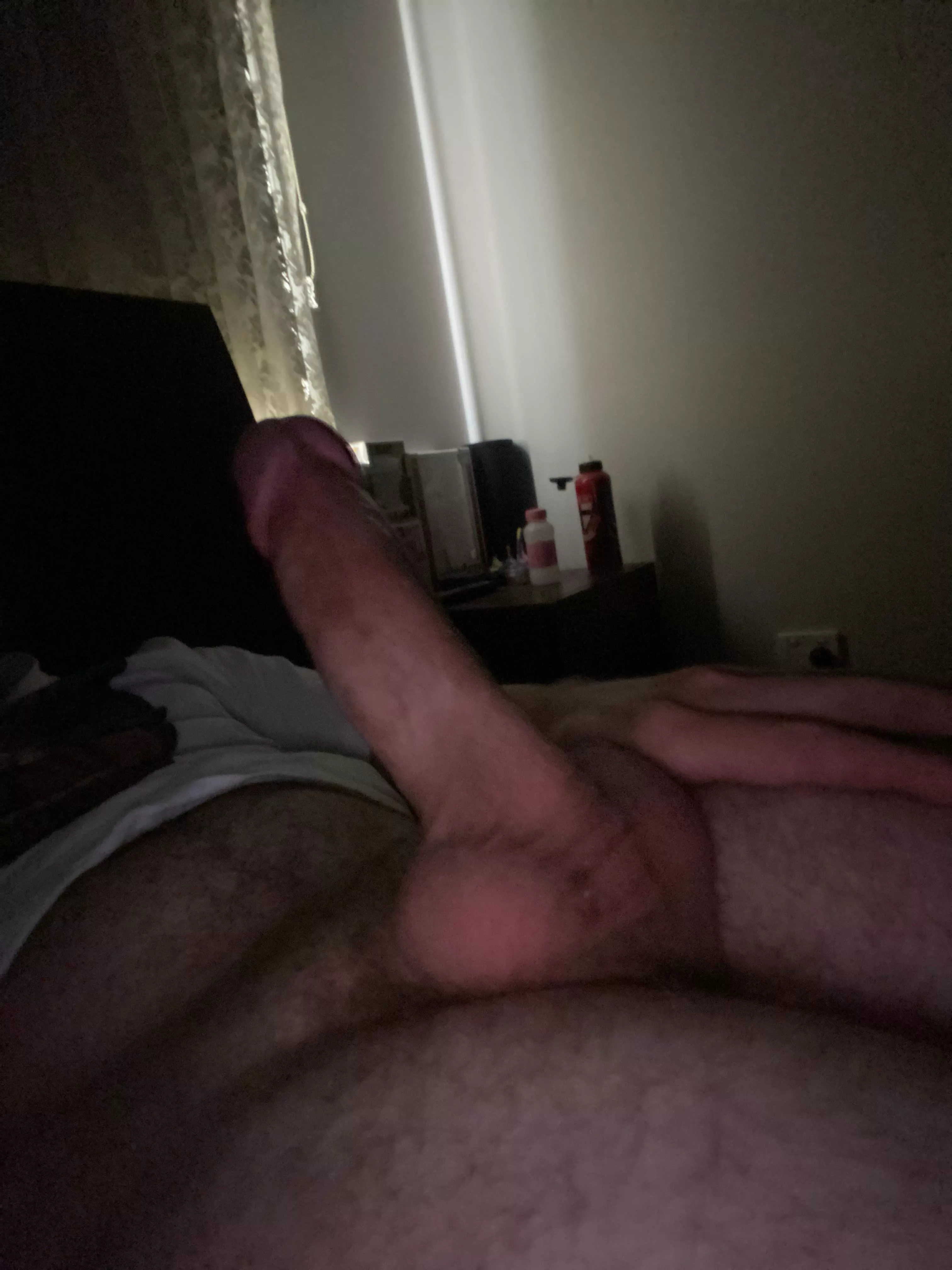 18 hung cock top, loves flirting and having fun chats with people!!! Sc: huge_asspeen