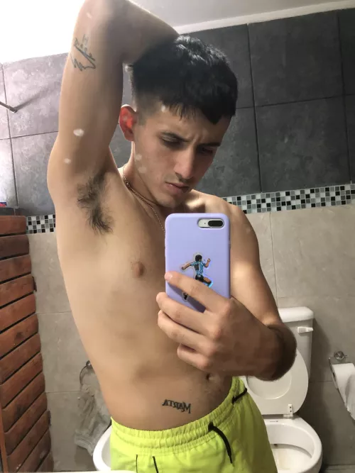 20 years old, huge cock, sweaty armpits, feet, strong legs, good physique, super dominant, strong legs
