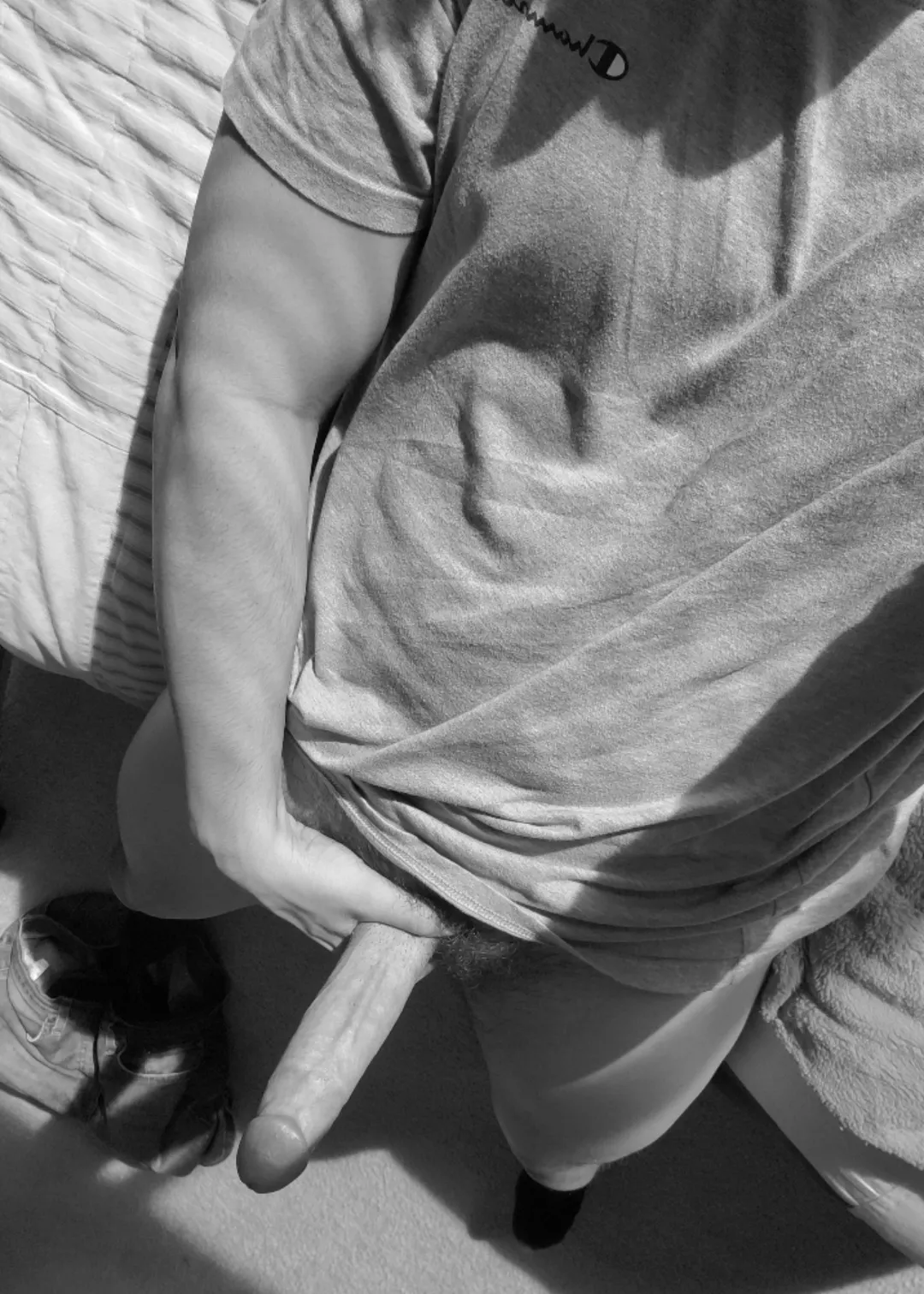 [24] Bro's gotta big one