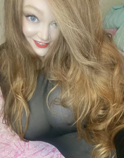 Heres the halftime show staring me ha ha ha <3