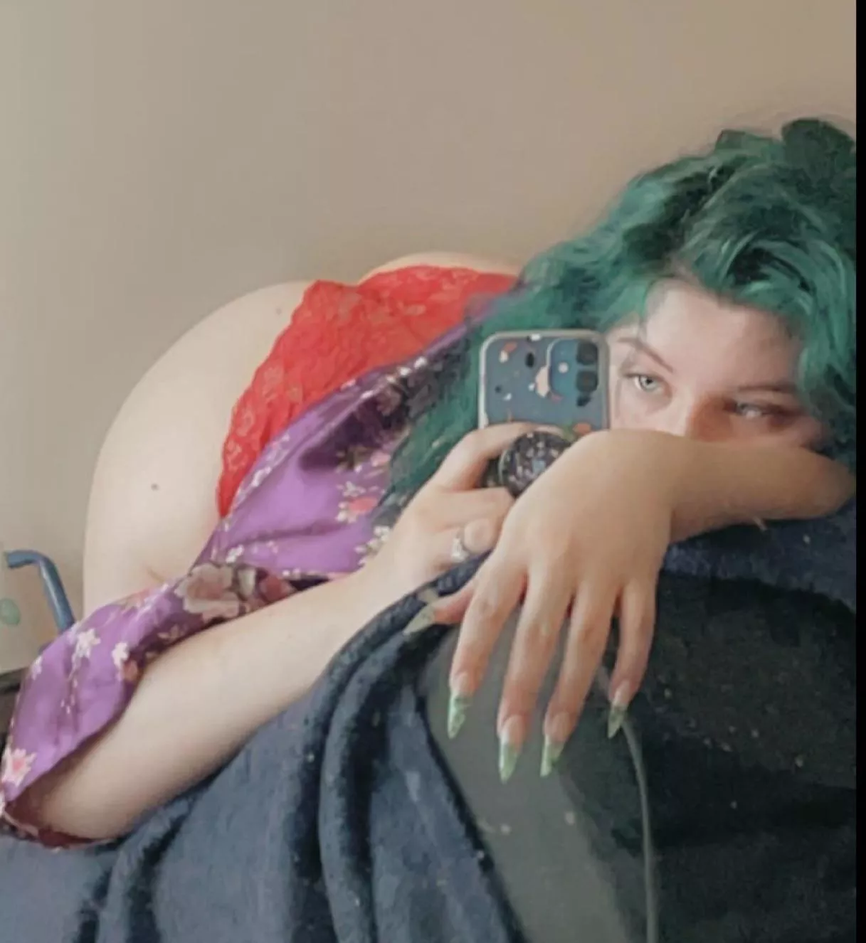 I always have my nails done 💅🏼 perks of being a nail tech