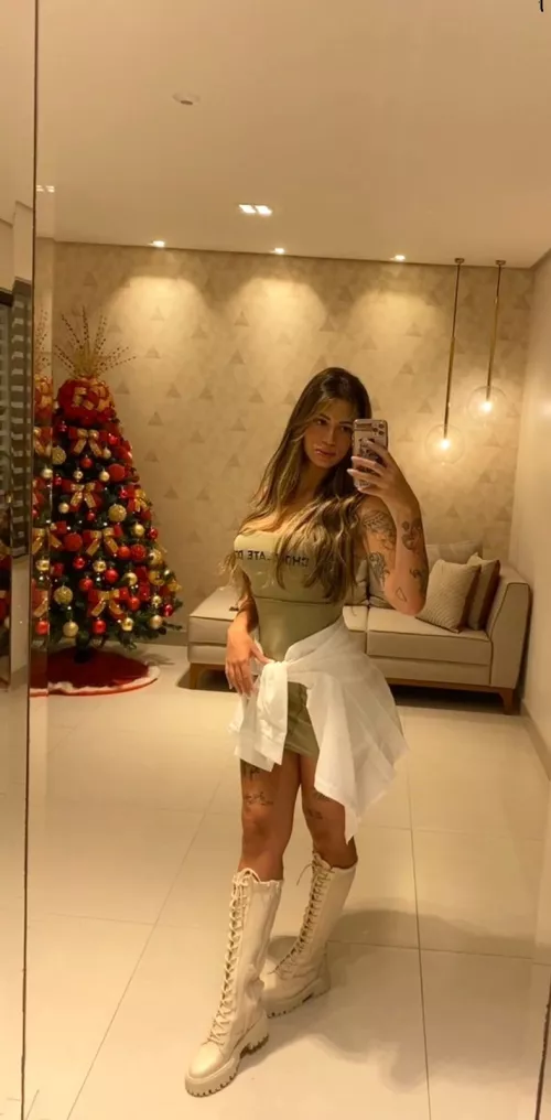 I get insecure about my stomach sometimes but then I remember I'm here to make your cock hard and I do that job better than anyone 😈