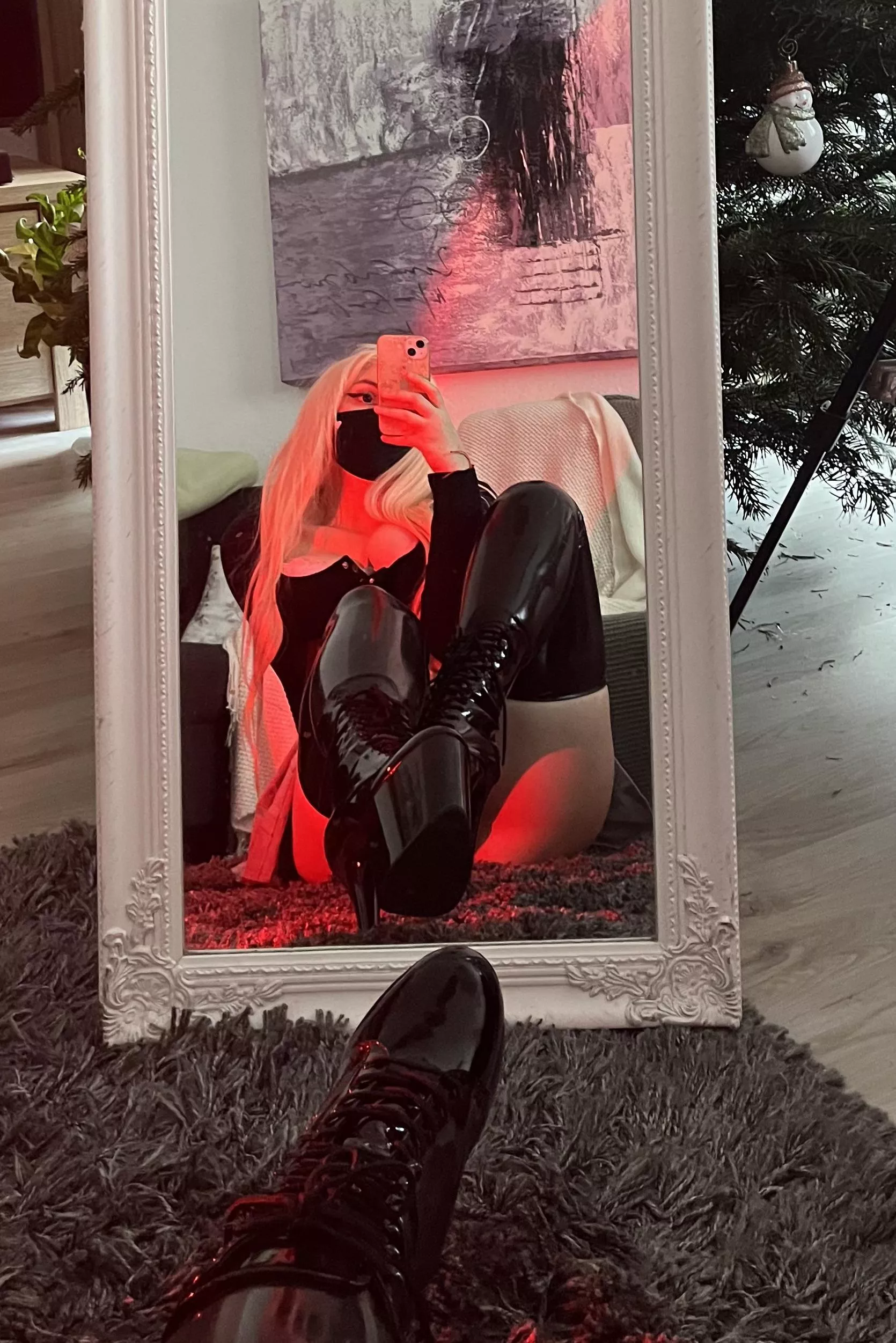 I Love latex thigh highs [self]