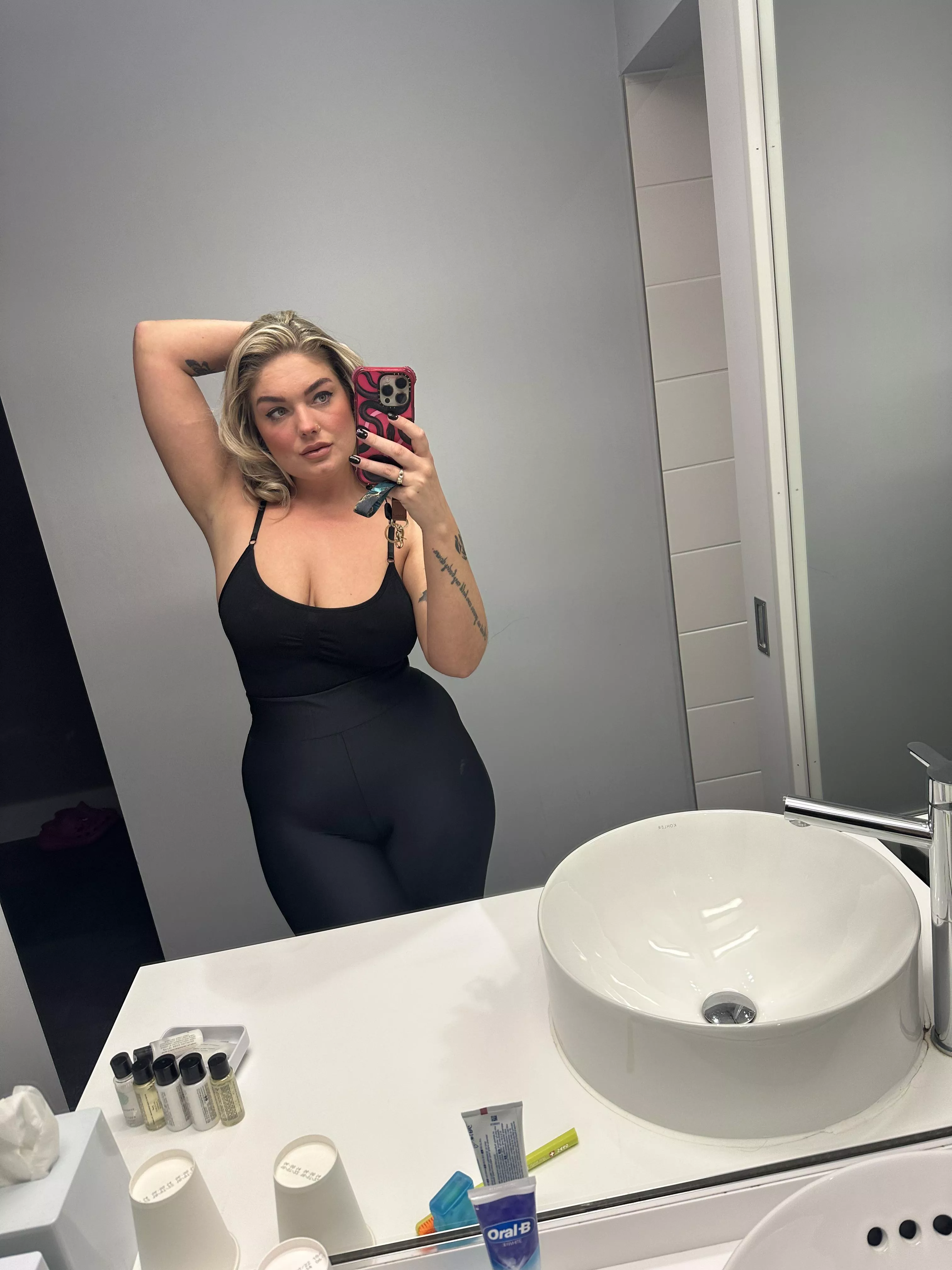 I love to show off my pits 🥰 who wants to like them!?