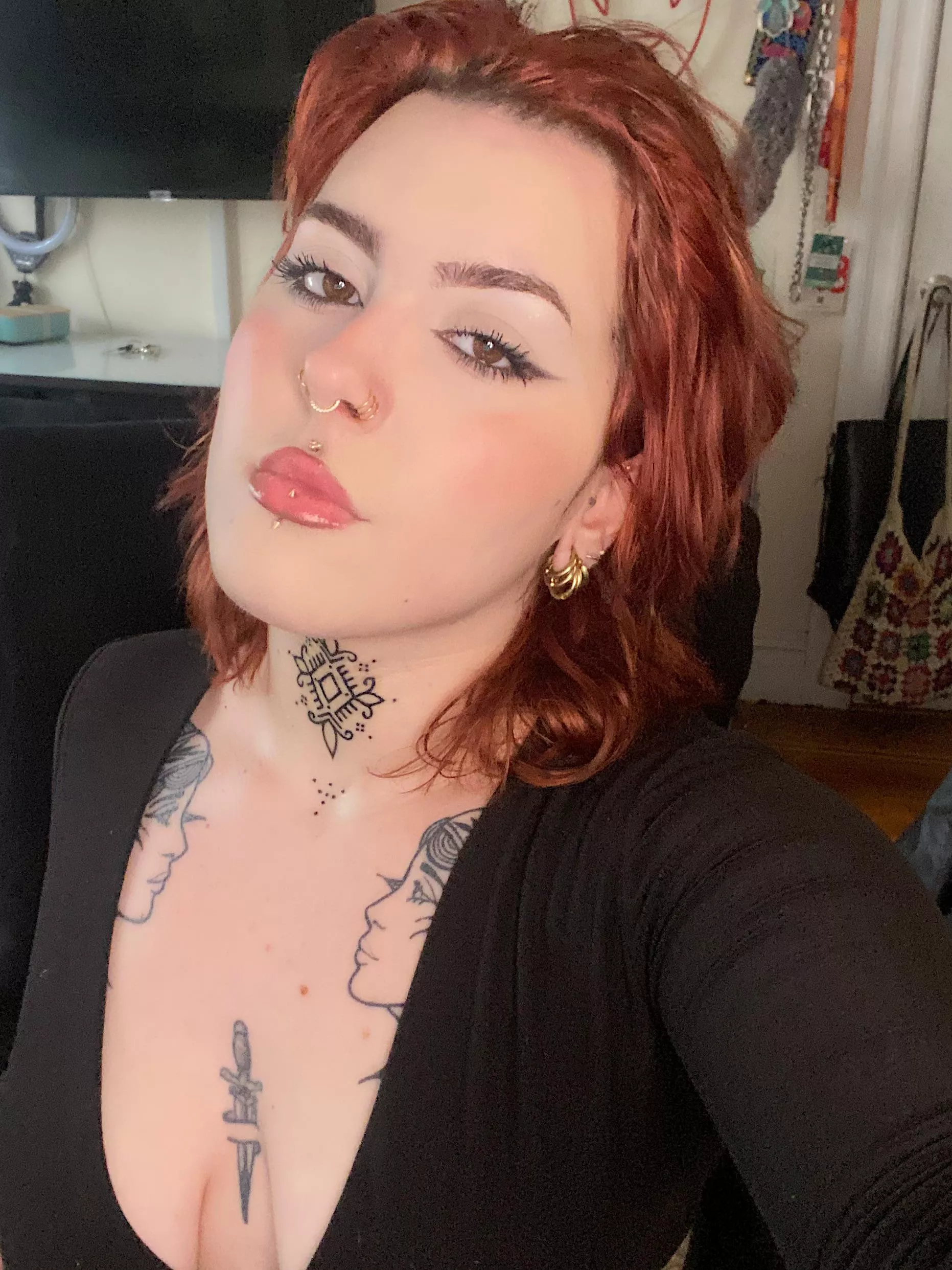 Just wanted to show off the new neck tat 🤭