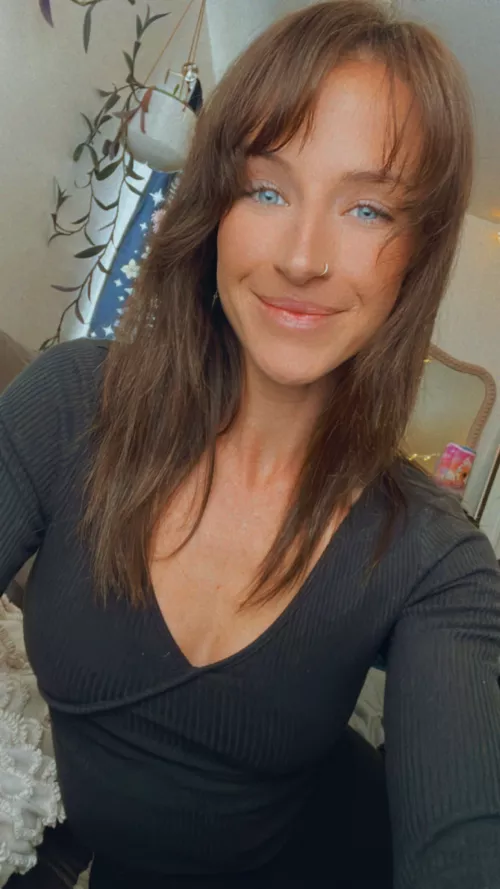 Long sleeves and chilly weather [F]