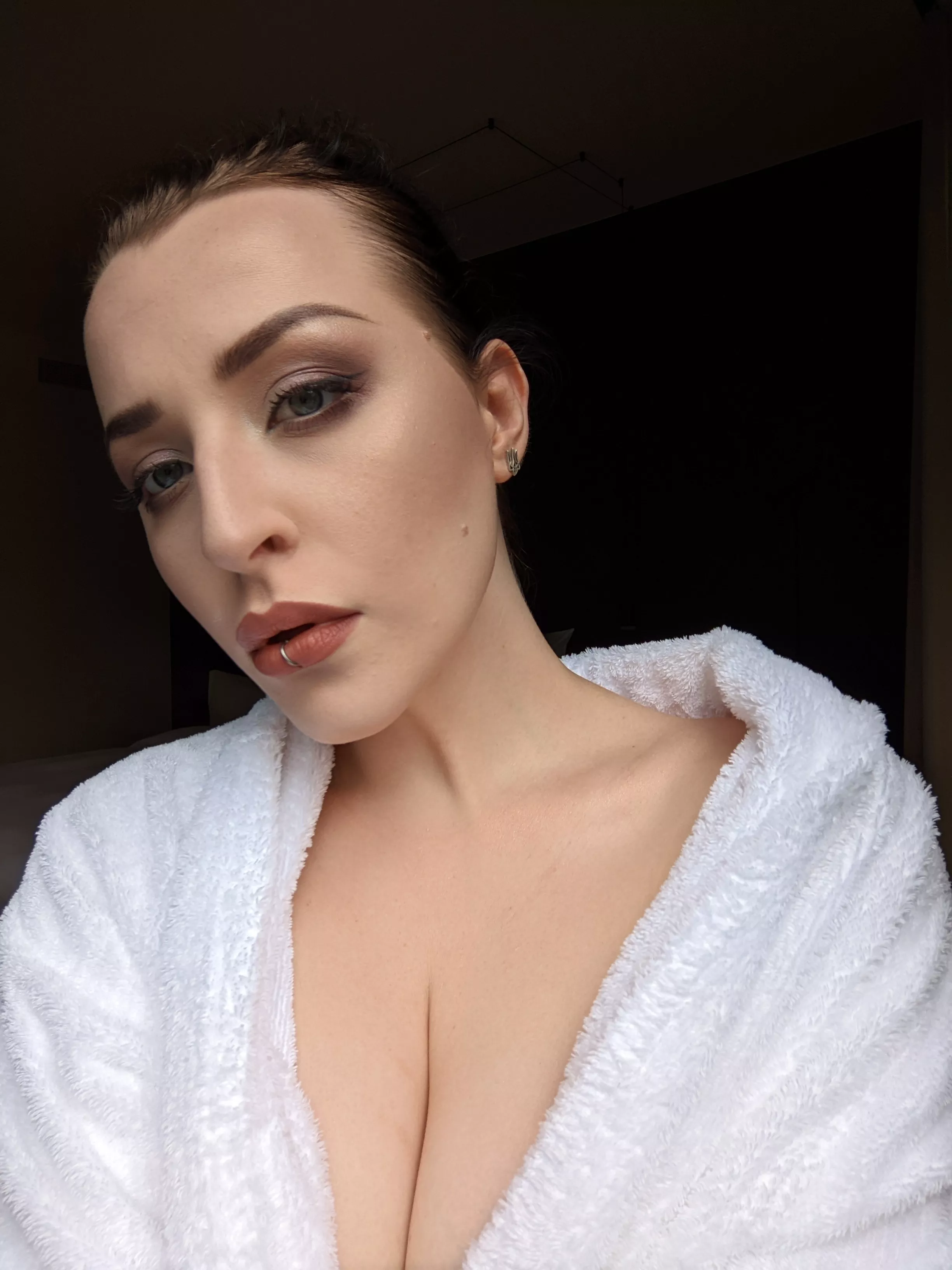 Morning everyone 🖤 [F]