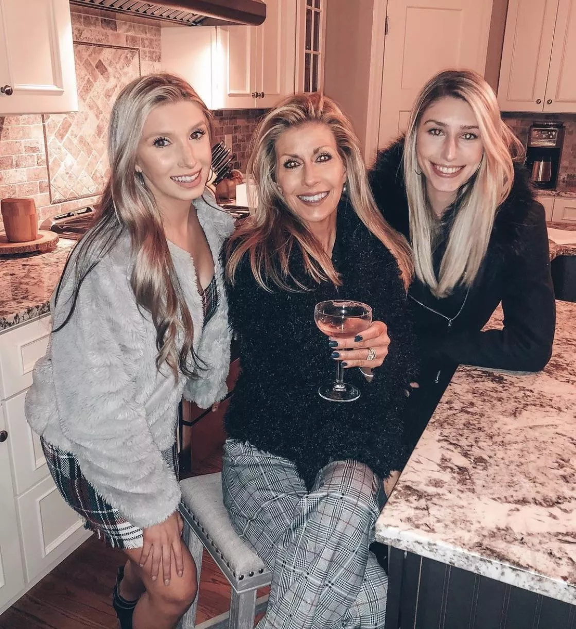 Mother & daughter 231