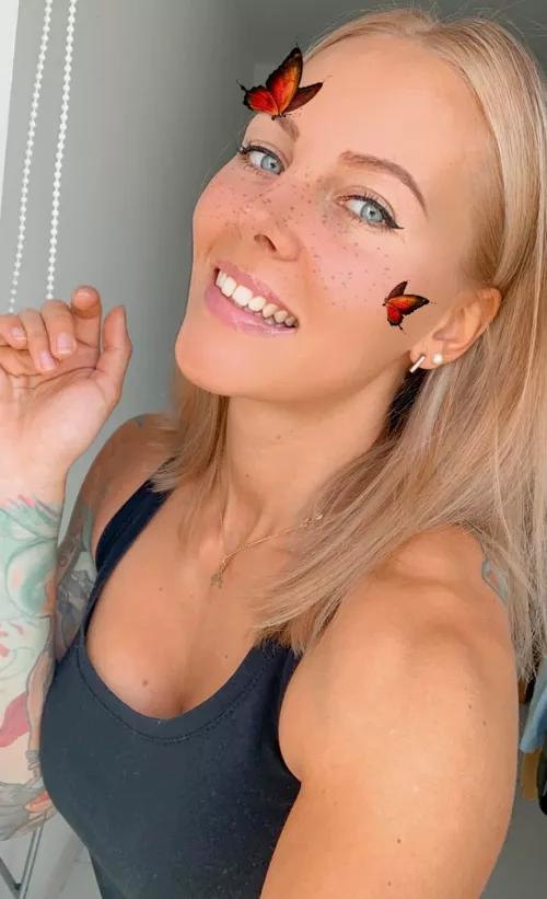 Sagittarina (@sagittarinaofficial) [Instagram]