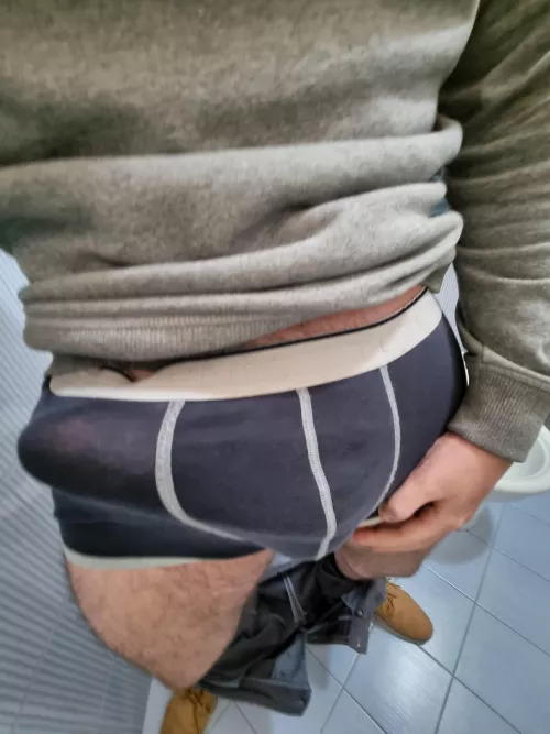 Slide in my Dm and i might slide my boxers ;)