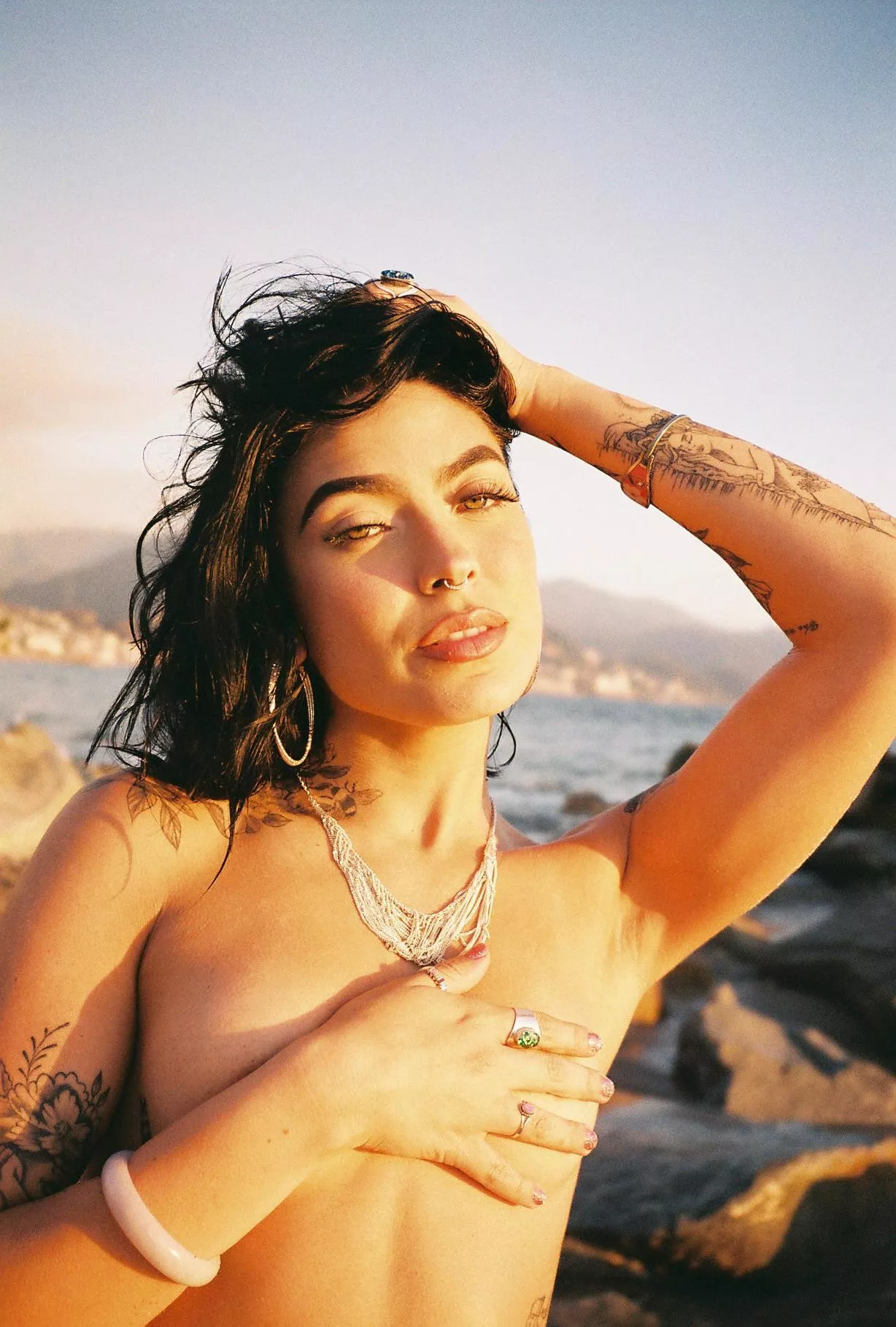 Stare into my eyes babe