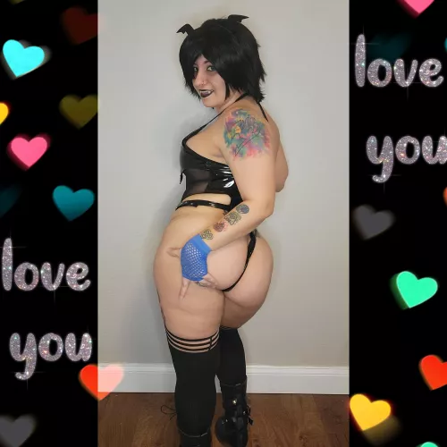 Succubus Hiro waiting for demon Zero Two so they can celebrate their love!