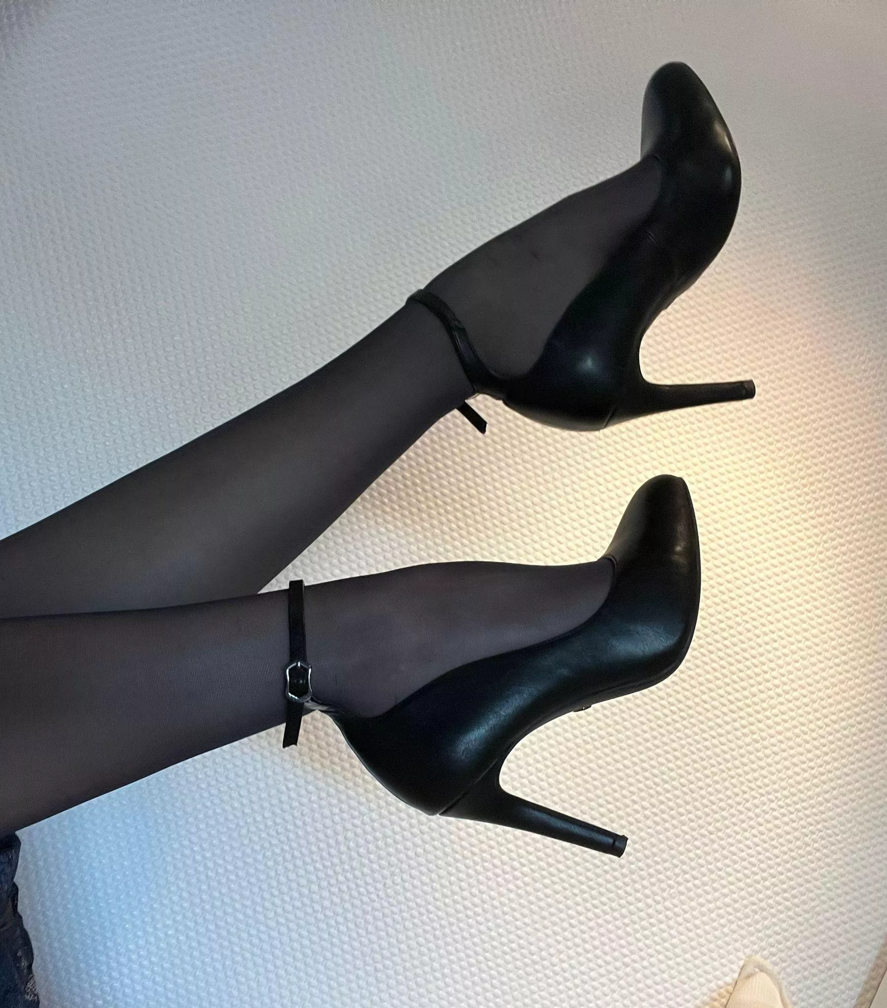 Taking it off slowlyyy